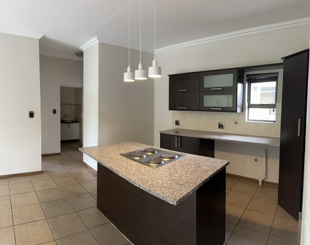 2 Bedroom 2 bathroom, lock up and go apartment for sale in Parkwood